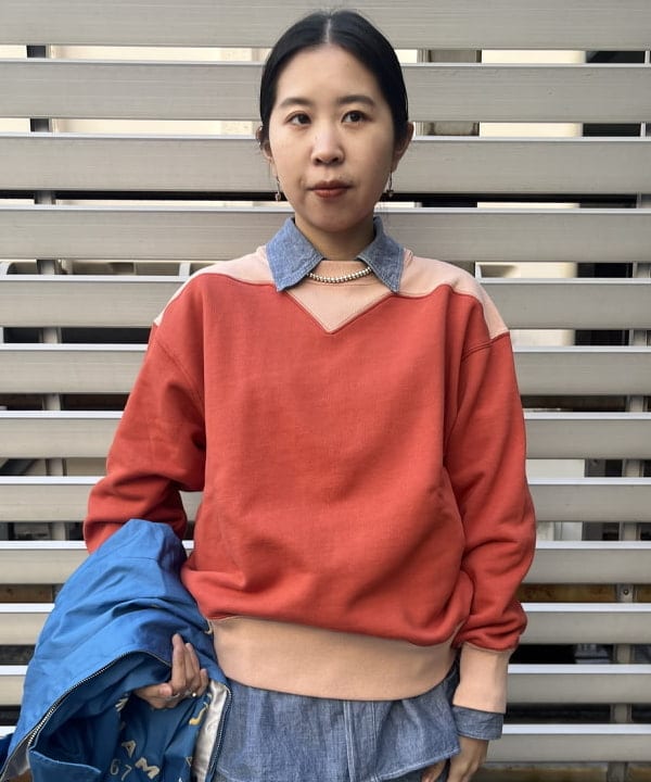 ミナミマリコさんの「BEAMS WOMEN｜【別注】BUZZ RICKSON'S / シャンブレー ロングスリーブ シャツ」を使ったコーディネート