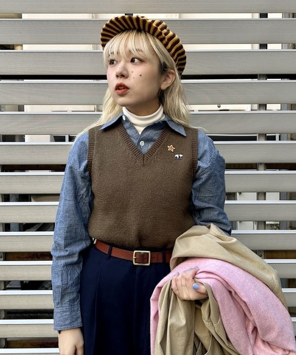 ナツハさんの「BEAMS WOMEN｜【別注】BUZZ RICKSON'S / シャンブレー ロングスリーブ シャツ」を使ったコーディネート