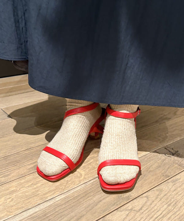 佐藤 亜美さんの「BEAMS WOMEN｜Otro Accesorio / フラワー リング」を使ったコーディネート