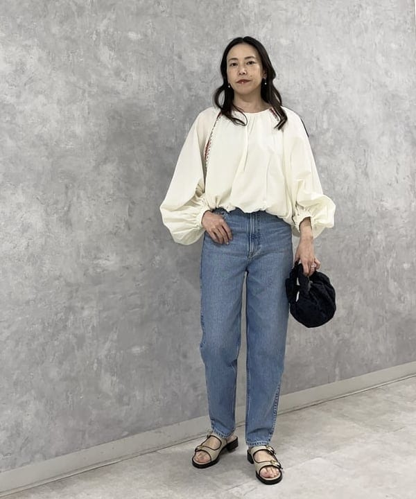 関 桂子さんの「BEAMS WOMEN｜upper hights / THE MISS デニムパンツ」を使ったコーディネート
