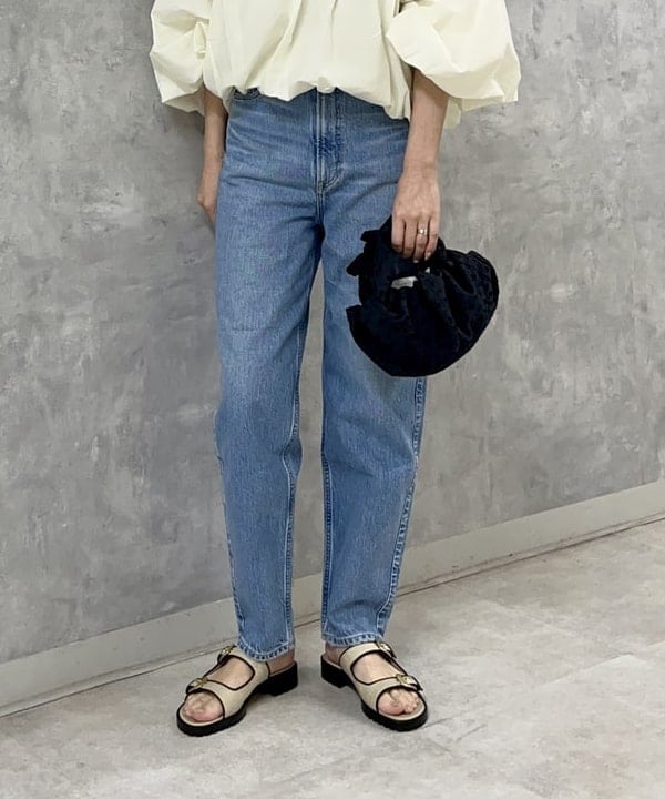 関 桂子さんの「BEAMS WOMEN｜upper hights / THE MISS デニムパンツ」を使ったコーディネート
