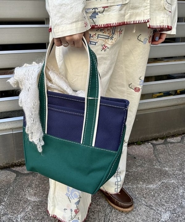 ナツハさんの「BEAMS WOMEN｜L.L.Bean / Deep Bottom Deluxe Boat and Tote S」を使ったコーディネート
