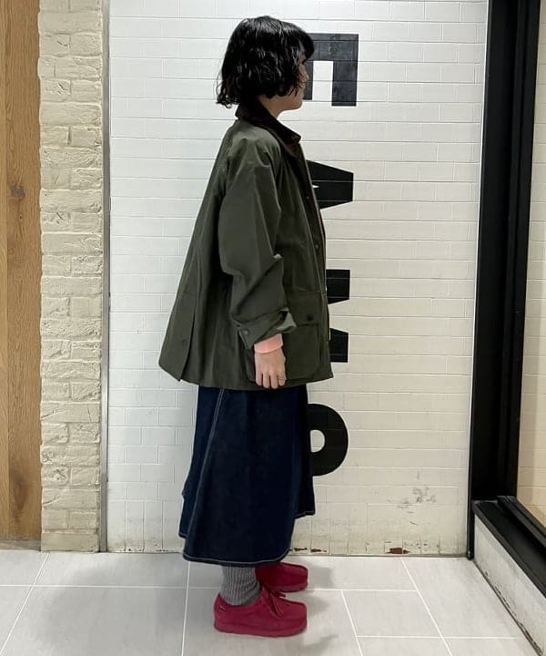 小原 もこさんの「BEAMS WOMEN｜Barbour / OVERSIZE PEACHED BEADALE CASUAL JACKET」を使ったコーディネート