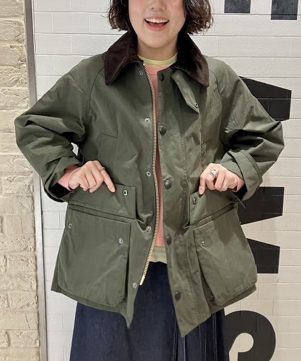 小原 もこさんの「BEAMS WOMEN｜Barbour / OVERSIZE PEACHED BEADALE CASUAL JACKET」を使ったコーディネート