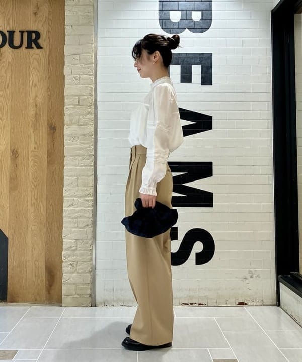坂本 涼花さんの「BEAMS WOMEN｜PAPYRUS / Candy Wrapper レース ハンドバッグ M」を使ったコーディネート