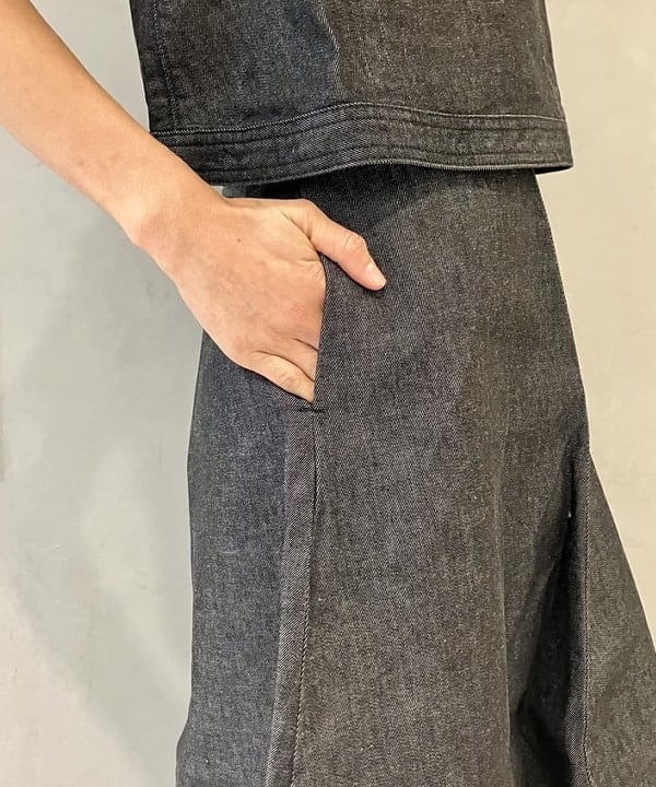 五十峯 さよさんの「BEAMS WOMEN｜GIANNI CHIARINI / CAMILLA メタリック レザートートバッグ」を使ったコーディネート