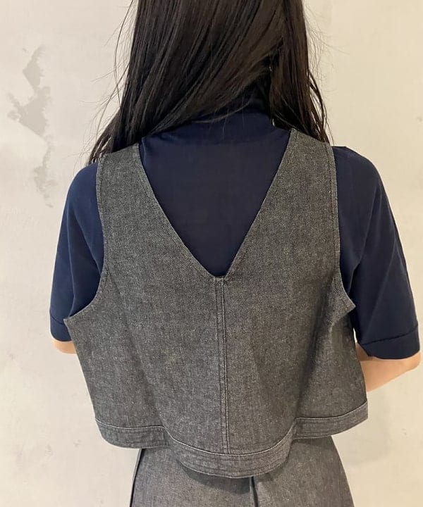 五十峯 さよさんの「BEAMS WOMEN｜GIANNI CHIARINI / CAMILLA メタリック レザートートバッグ」を使ったコーディネート