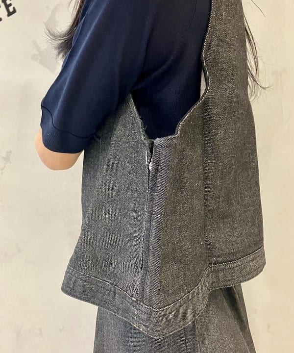 五十峯 さよさんの「BEAMS WOMEN｜GIANNI CHIARINI / CAMILLA メタリック レザートートバッグ」を使ったコーディネート