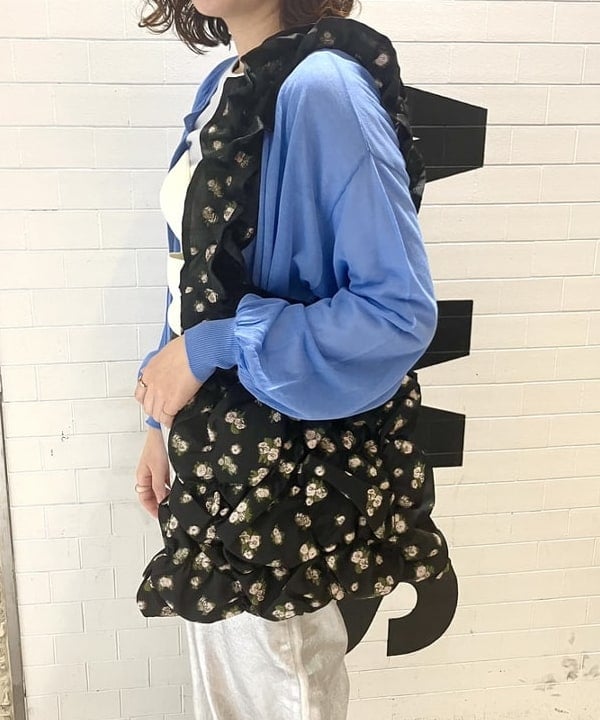 よしだゆりさんの「BEAMS WOMEN｜Ray BEAMS / リブ ツイスト ビスチェ」を使ったコーディネート