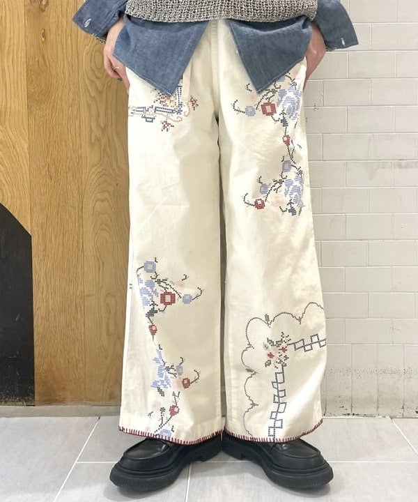 笠井 祐希さんの「BEAMS WOMEN｜BUZZ RICKSON'S / 別注 シャンブレー ロングスリーブ シャツ」を使ったコーディネート