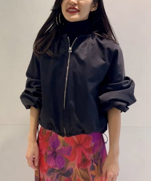 五十峯 さよさんの「BEAMS WOMEN｜Demi-Luxe BEAMS / ラインカット プリントスカート」を使ったコーディネート