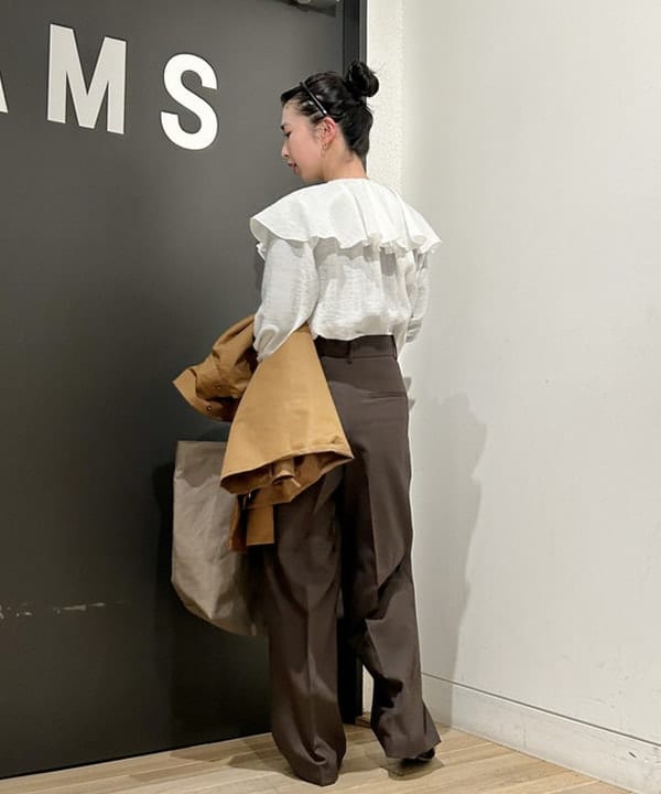 佐藤 美樹さんの「BEAMS WOMEN｜les bon bon / ヴィクトリア ネックレス ゴールド」を使ったコーディネート