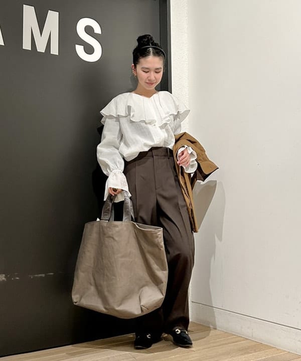 佐藤 美樹さんの「BEAMS WOMEN｜les bon bon / ヴィクトリア ネックレス ゴールド」を使ったコーディネート