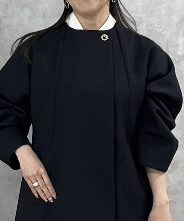 関 桂子さんの「BEAMS WOMEN｜GIANNI NOTARO / 別注 フラップ ハンドバッグ」を使ったコーディネート