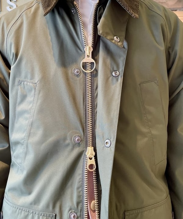 佐藤 大斗さんの「BEAMS WOMEN｜Barbour / 別注 BEDALE New Barbour Tech Classic Fit 24」を使ったコーディネート