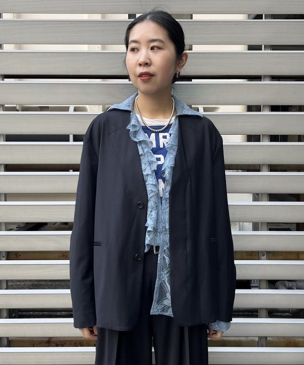 ミナミマリコさんの「BEAMS WOMEN｜maturely / 2Way Stretch Tuck Slacks」を使ったコーディネート