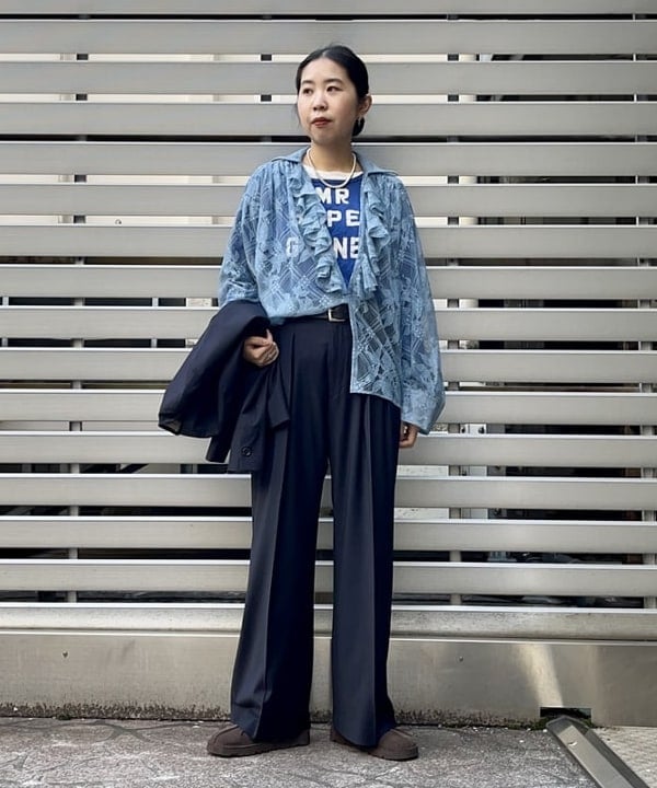 ミナミマリコさんの「BEAMS WOMEN｜maturely / 2Way Stretch Tuck Slacks」を使ったコーディネート
