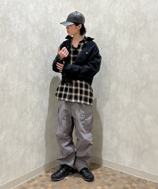 平柳 楓馬さんの「BEAMS WOMEN｜BEAMS / ビッグ 6ポケット カーゴパンツ」を使ったコーディネート