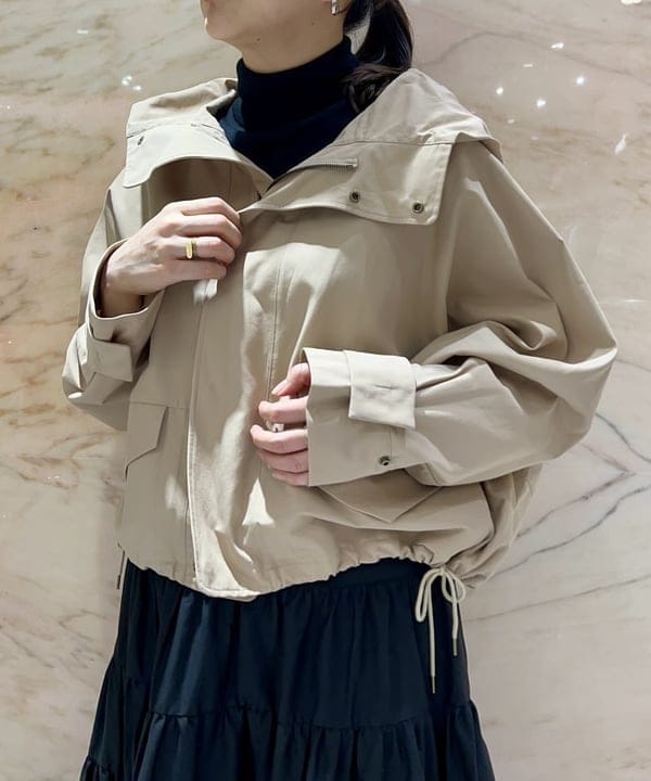 西村 章代さんの「BEAMS WOMEN｜VACHEMENT / ドルマン マウンテンパーカー」を使ったコーディネート