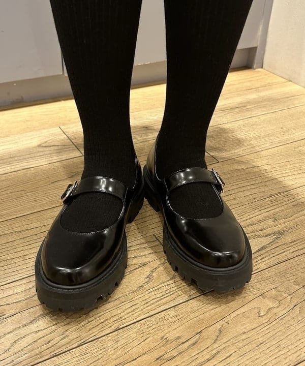 渡邊 舞さんの「BEAMS WOMEN｜Ray BEAMS / ボールチェーン リボン ネックレス」を使ったコーディネート