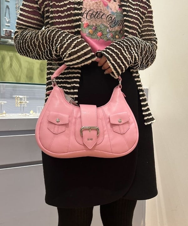 渡邊 舞さんの「BEAMS WOMEN｜Ray BEAMS / ボールチェーン リボン ネックレス」を使ったコーディネート