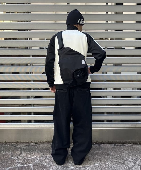 ホサカさんの「BEAMS WOMEN｜XS BAGGAGE × BEAMS / 別注 BodyBag」を使ったコーディネート