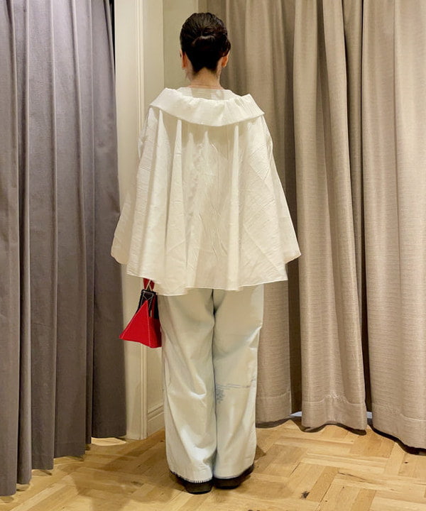 コウリキ　マミさんの「BEAMS WOMEN｜L.L.Bean × BEAMS PLUS ＆ BEAMS BOY / Deep Bottom Deluxe Boat and Tote Mini」を使ったコーディネート