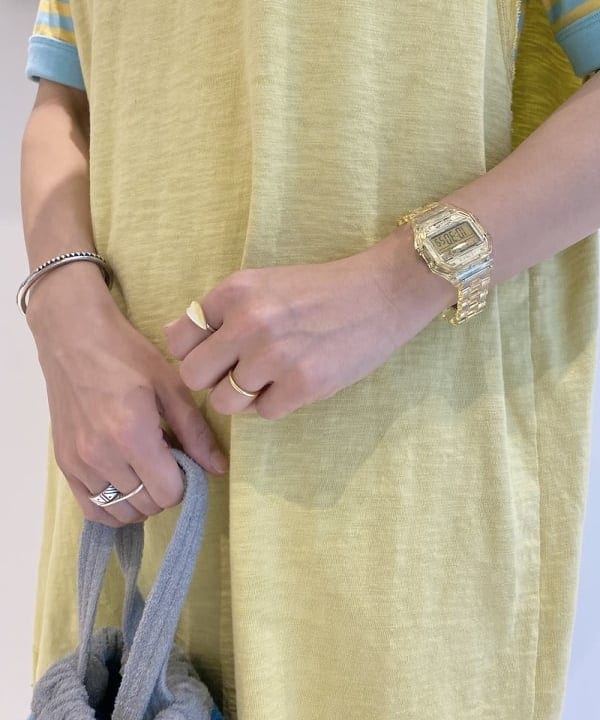 Kaoru Sakumaさんの「BEAMS WOMEN｜Vガゼット ノースリーブ ワンピース」を使ったコーディネート
