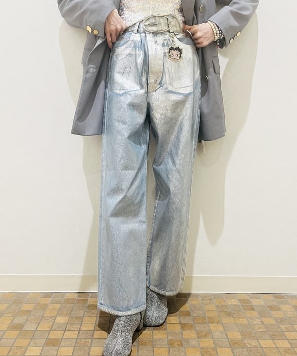ひるてぃさんの「BEAMS WOMEN｜Ray BEAMS / 箔プリント デニムパンツ」を使ったコーディネート