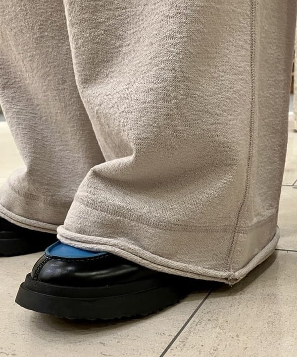 小原 もこさんの「BEAMS WOMEN｜【別注】BUZZ RICKSON'S / シャンブレー ロングスリーブ シャツ」を使ったコーディネート