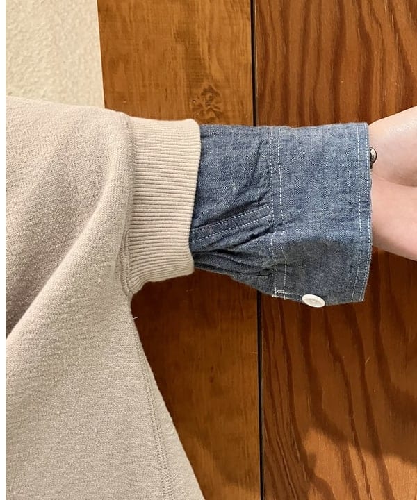 小原 もこさんの「BEAMS WOMEN｜【別注】BUZZ RICKSON'S / シャンブレー ロングスリーブ シャツ」を使ったコーディネート