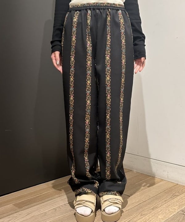 佐藤 亜美さんの「BEAMS WOMEN｜テレコ リブ クルーネック トップス」を使ったコーディネート