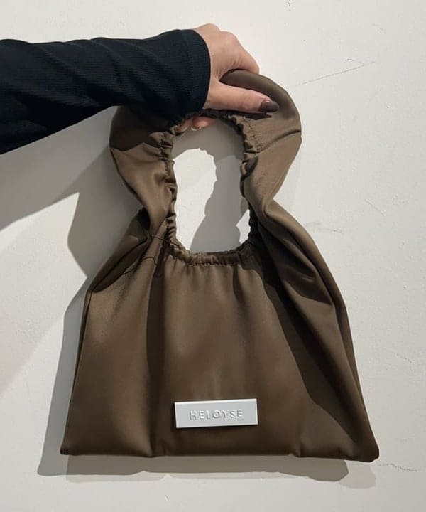 佐藤 亜美さんの「BEAMS WOMEN｜テレコ リブ クルーネック トップス」を使ったコーディネート