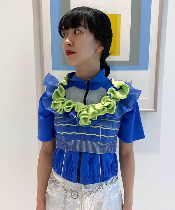 マツド ユメカさんの「BEAMS WOMEN｜Ray BEAMS / パネル キリカエ ジップ ハイネック トップス」を使ったコーディネート