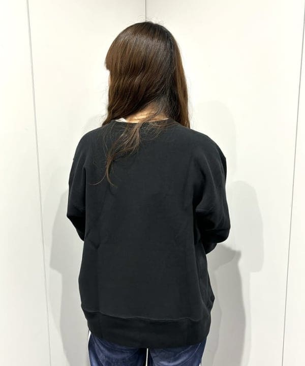 カスタニ モモノさんの「BEAMS WOMEN｜Champion × BEAMS BOY / 別注 ロゴ リバースウィーブ(R) クルーネック スウェット 23FW」を使ったコーディネート