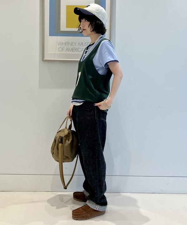 小原 もこさんの「BEAMS WOMEN｜BRIEFING &times; BEAMS BOY / 別注 ヘルメット バッグ」を使ったコーディネート