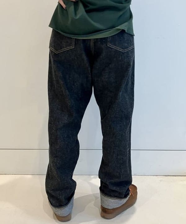 小原 もこさんの「BEAMS WOMEN｜BRIEFING &times; BEAMS BOY / 別注 ヘルメット バッグ」を使ったコーディネート