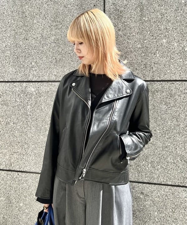 篠崎 香月さんの「BEAMS WOMEN｜」を使ったコーディネート