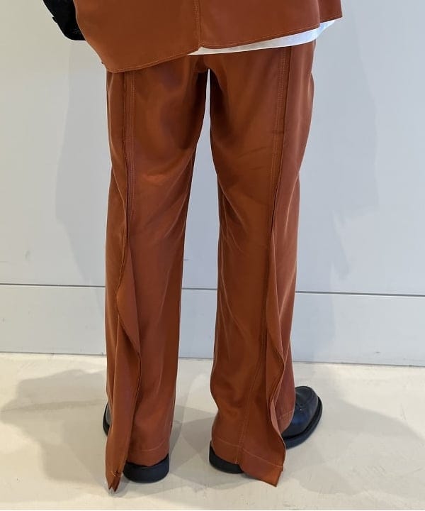 にしだてさんの「BEAMS WOMEN｜maturely / Fibril Satin Pants」を使ったコーディネート