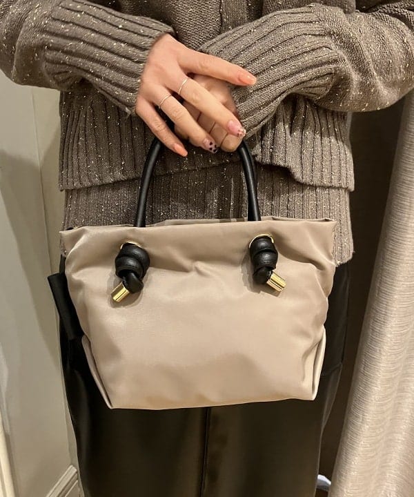 SAKAIさんの「BEAMS WOMEN｜maturely / Fake Leather Work Skirt」を使ったコーディネート