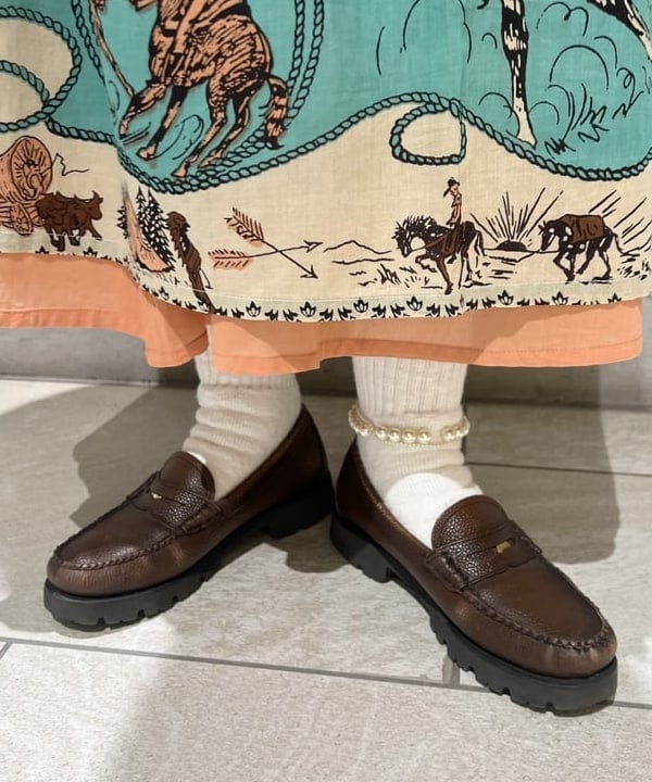 yokoyama shionさんの「BEAMS WOMEN｜ARROW NOVELTY × BEAMS BOY / 別注 コンチョ コンビ ベルト」を使ったコーディネート