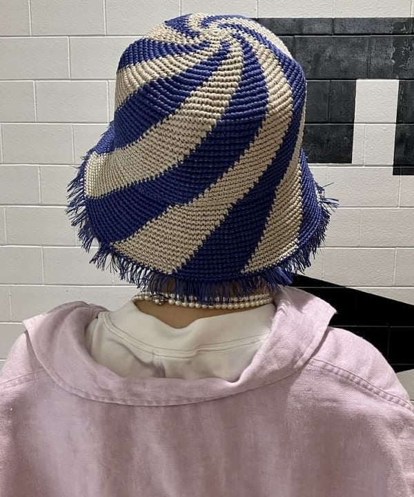 小原 もこさんの「BEAMS WOMEN｜【別注】BUZZ RICKSON'S / シャンブレー ロングスリーブ シャツ」を使ったコーディネート