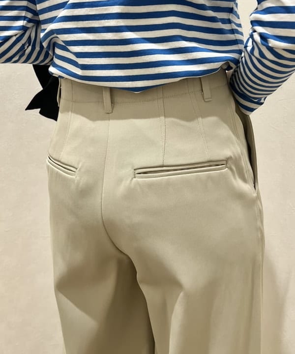 篠崎 香月さんの「BEAMS WOMEN｜Le minor / マドモアゼル バックUネック カットソー」を使ったコーディネート
