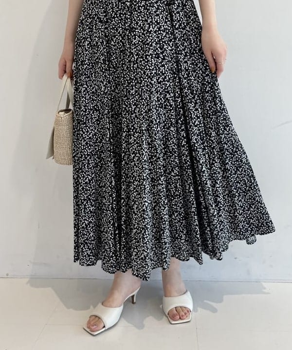 山田 千遥さんの「BEAMS WOMEN｜MARIHA × Demi-Luxe BEAMS / 別注 月の夢のドレス プリント」を使ったコーディネート