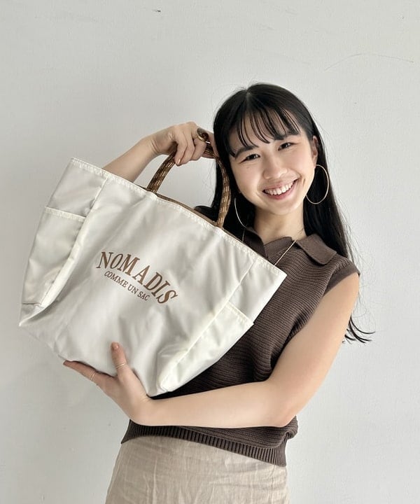 佐藤 美樹さんの「BEAMS WOMEN｜【別注】NOMADIS / SAC2 W リバーシブル ロゴトートバッグ」を使ったコーディネート