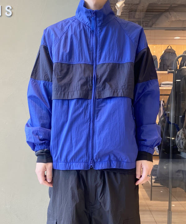 井上 隆司さんの「BEAMS WOMEN｜BEAMS / 2トーン ジップアップ ブルゾン」を使ったコーディネート