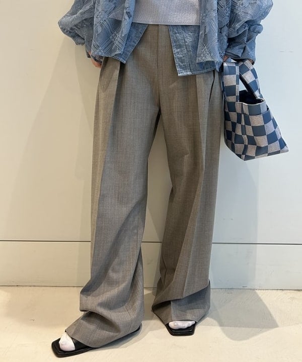 ando naoさんの「BEAMS WOMEN｜【別注】BUZZ RICKSON'S / シャンブレー ロングスリーブ シャツ」を使ったコーディネート