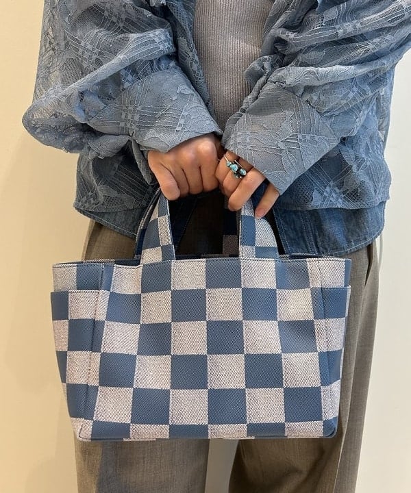 ando naoさんの「BEAMS WOMEN｜【別注】BUZZ RICKSON'S / シャンブレー ロングスリーブ シャツ」を使ったコーディネート