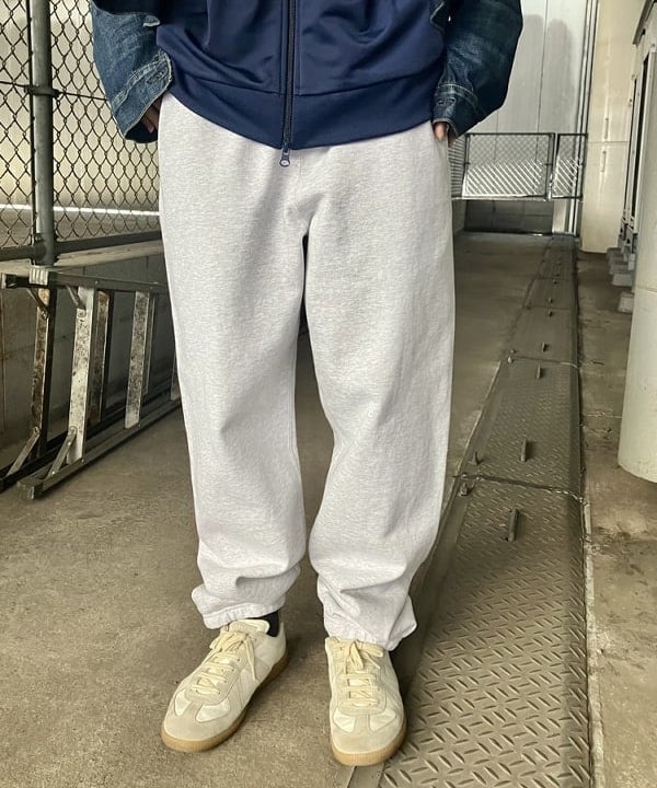 翔さんの「BEAMS WOMEN｜BEAMS / テーパード スウェット パンツ」を使ったコーディネート