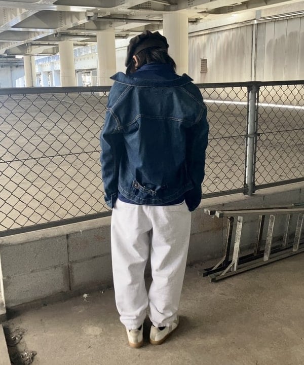 翔さんの「BEAMS WOMEN｜BEAMS / テーパード スウェット パンツ」を使ったコーディネート